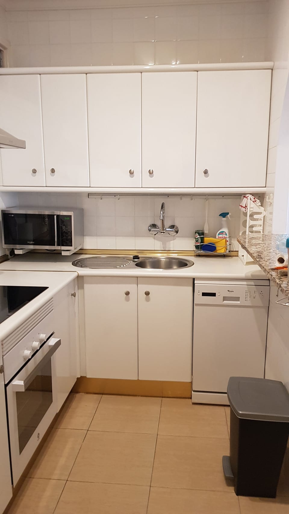 dishwasher tabs, washing up liquid,  cloths, tea towels, etc provided