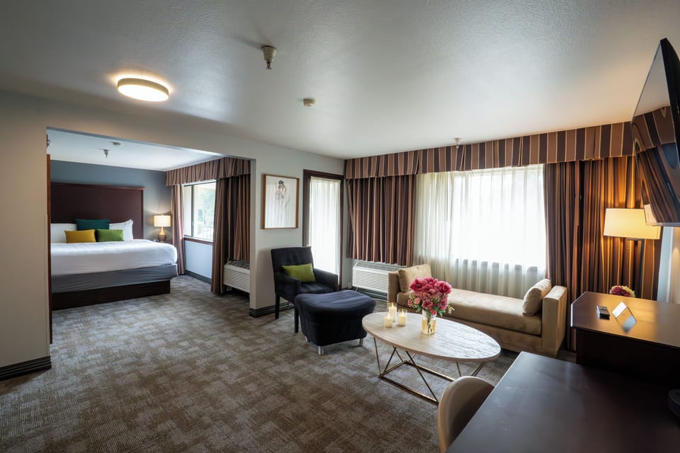 Studio Suite, 1 King Bed, Non Smoking | Premium bedding, pillowtop beds, in-room safe, desk