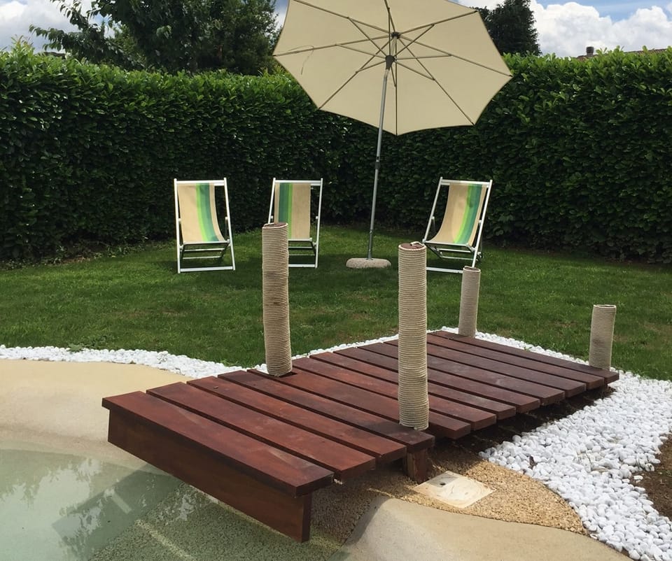 Pool 'pier'
