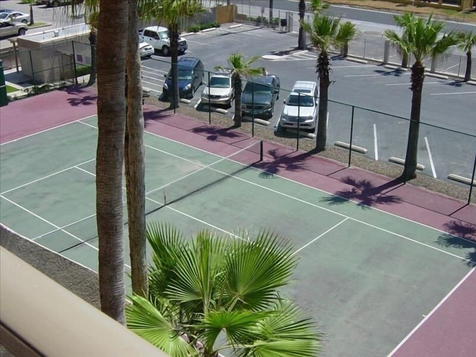 Tenis court, and parking space