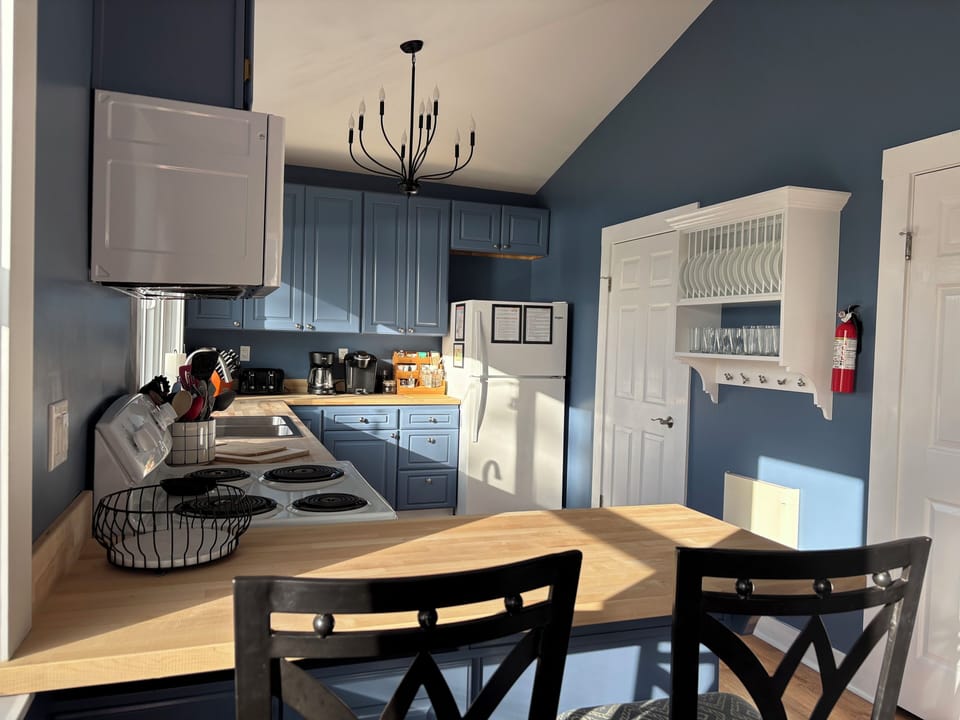 A Bright & Cheery Kitchen, Even When All The New Lighting Is Turned Off.
