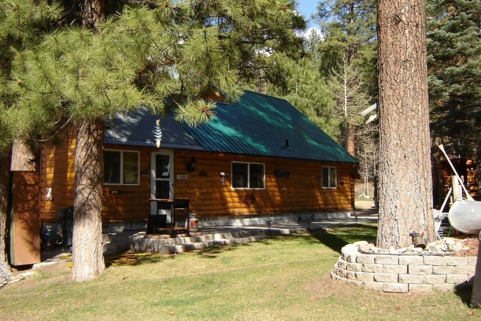 South Side of Cabin..Trail along the Lake begins just past cabin