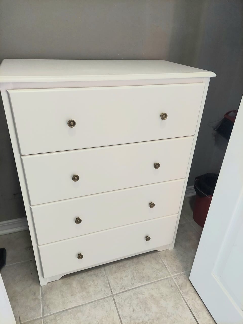 Guest Bedroom 1 - Chest of Drawers
