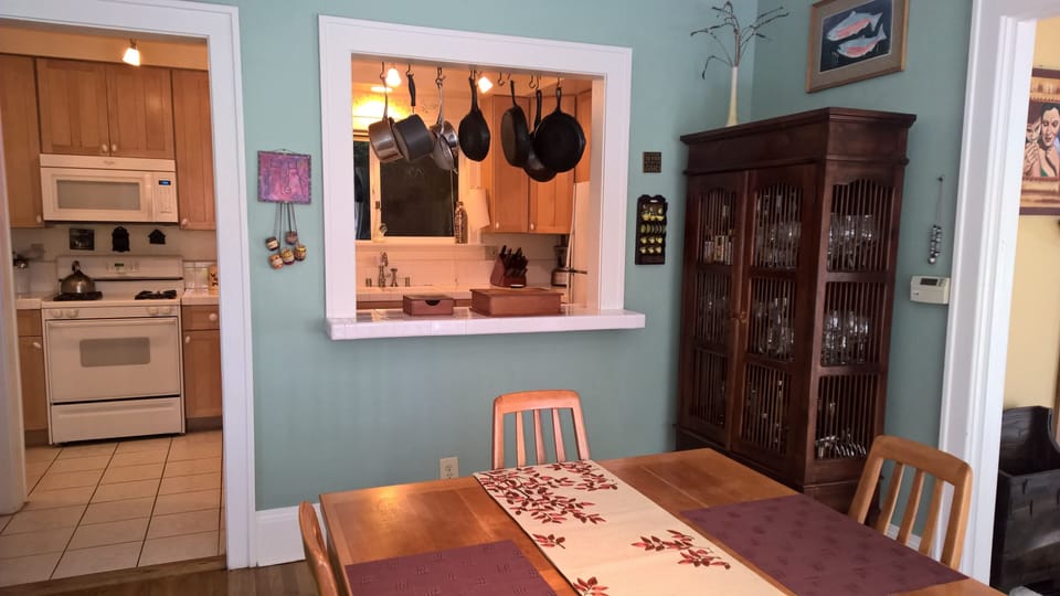 Dining room looking north to kitchen