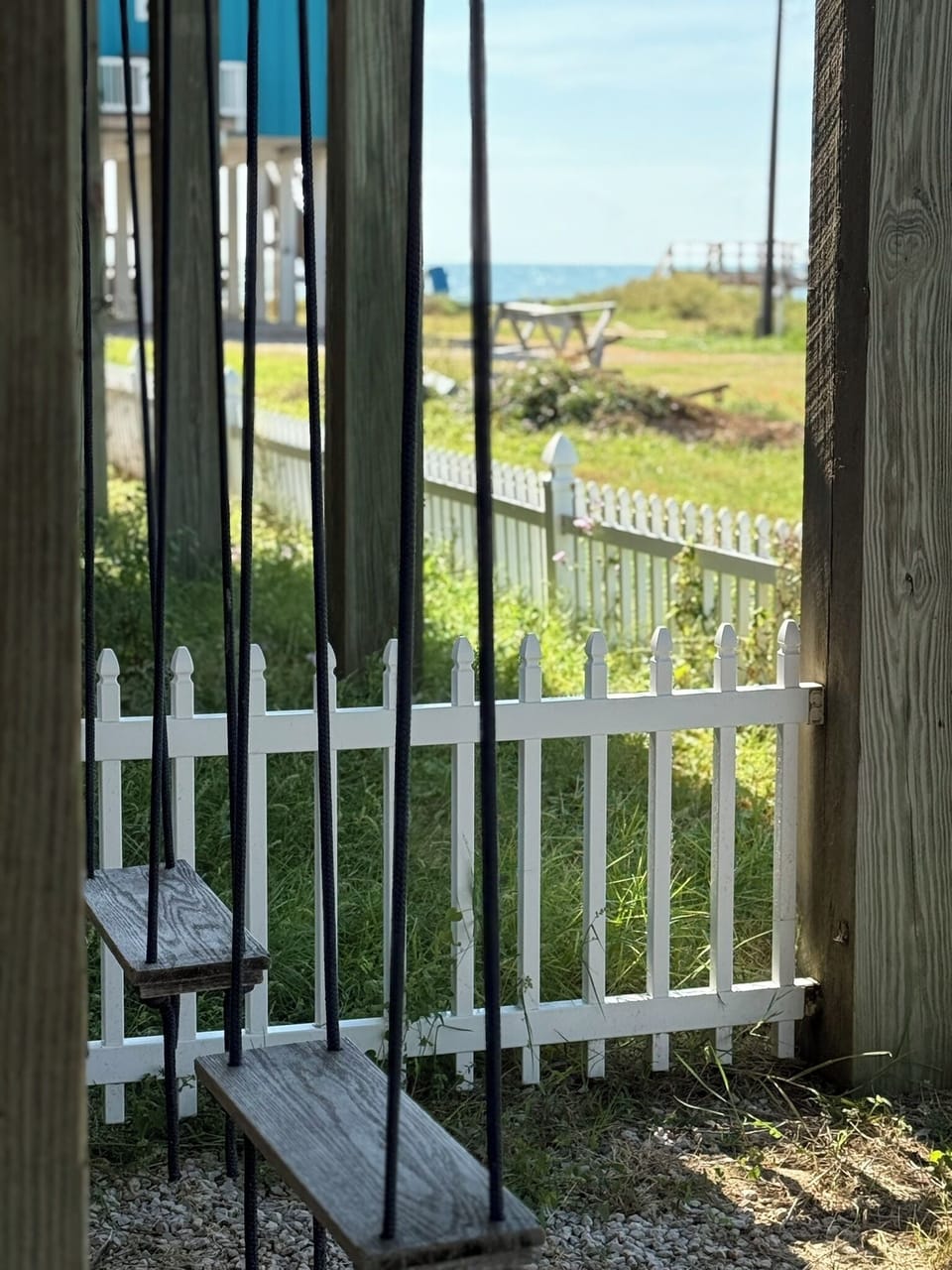 4 swings to relax your afternoon away.