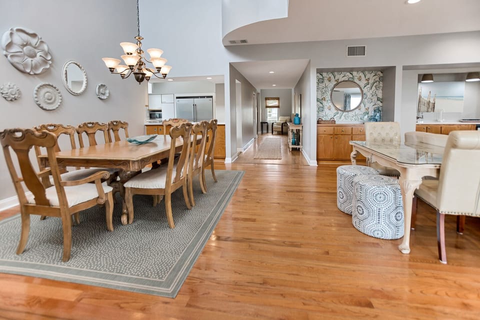 Main dining area located on the middle floor