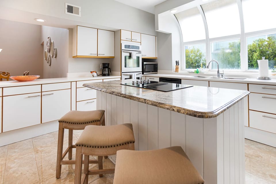 Spacious kitchen on the middle floor