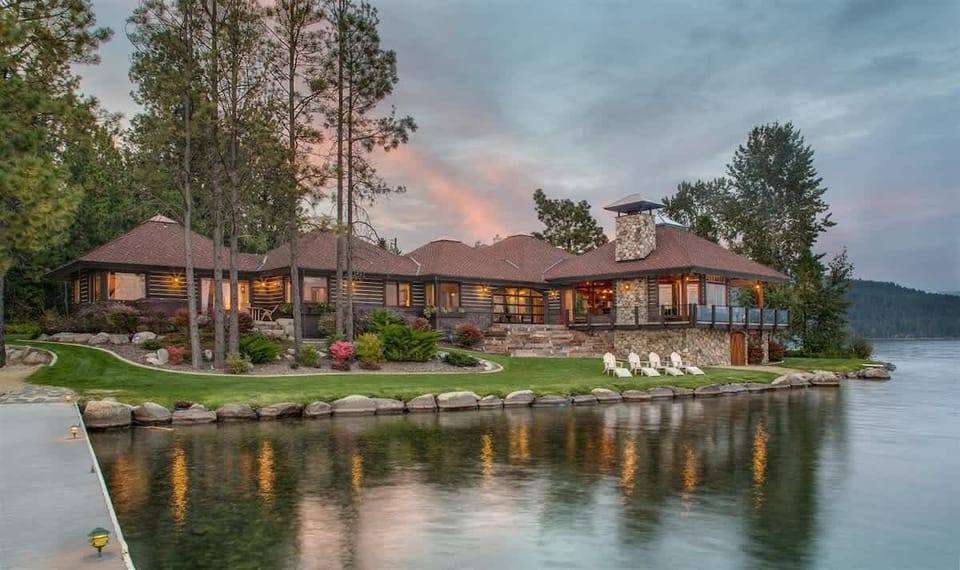 2 acres, 2 beaches, dock, boat & jet ski lifts, paddle boards &