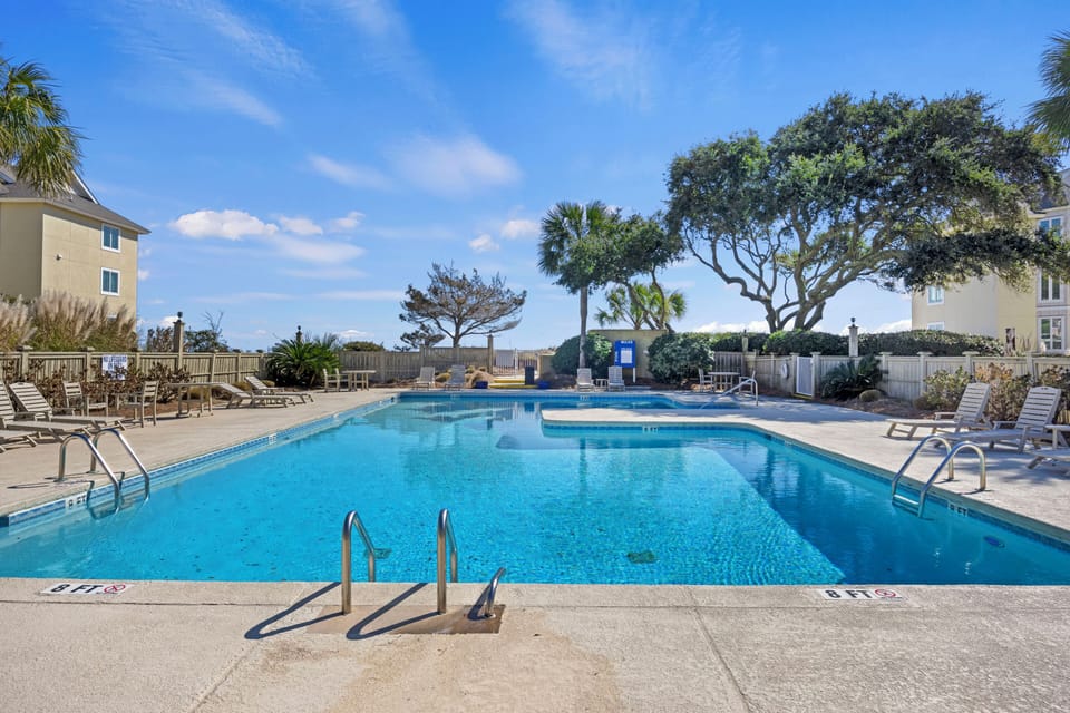 Port O'Call Community Pool