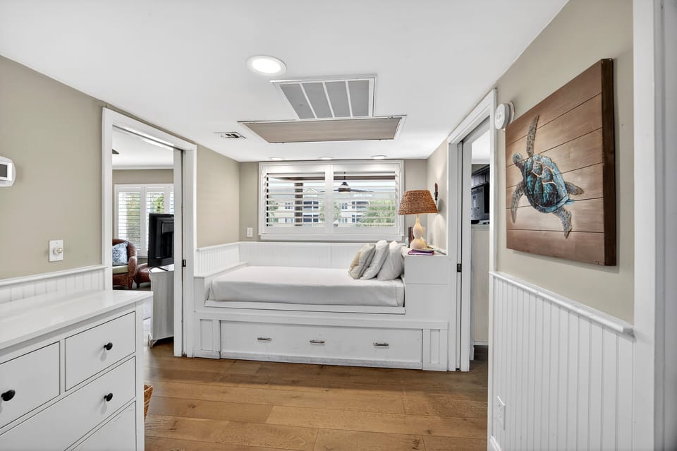 Daybed for additional guests