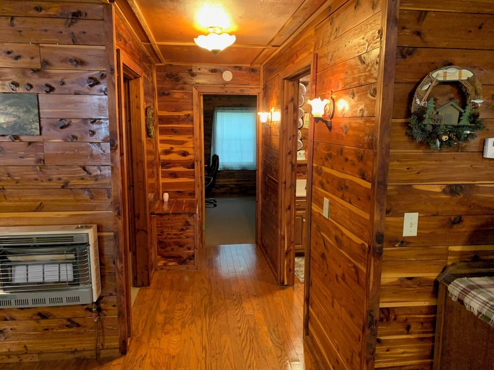 Beautiful cedar, Propane stove for chilly nights.