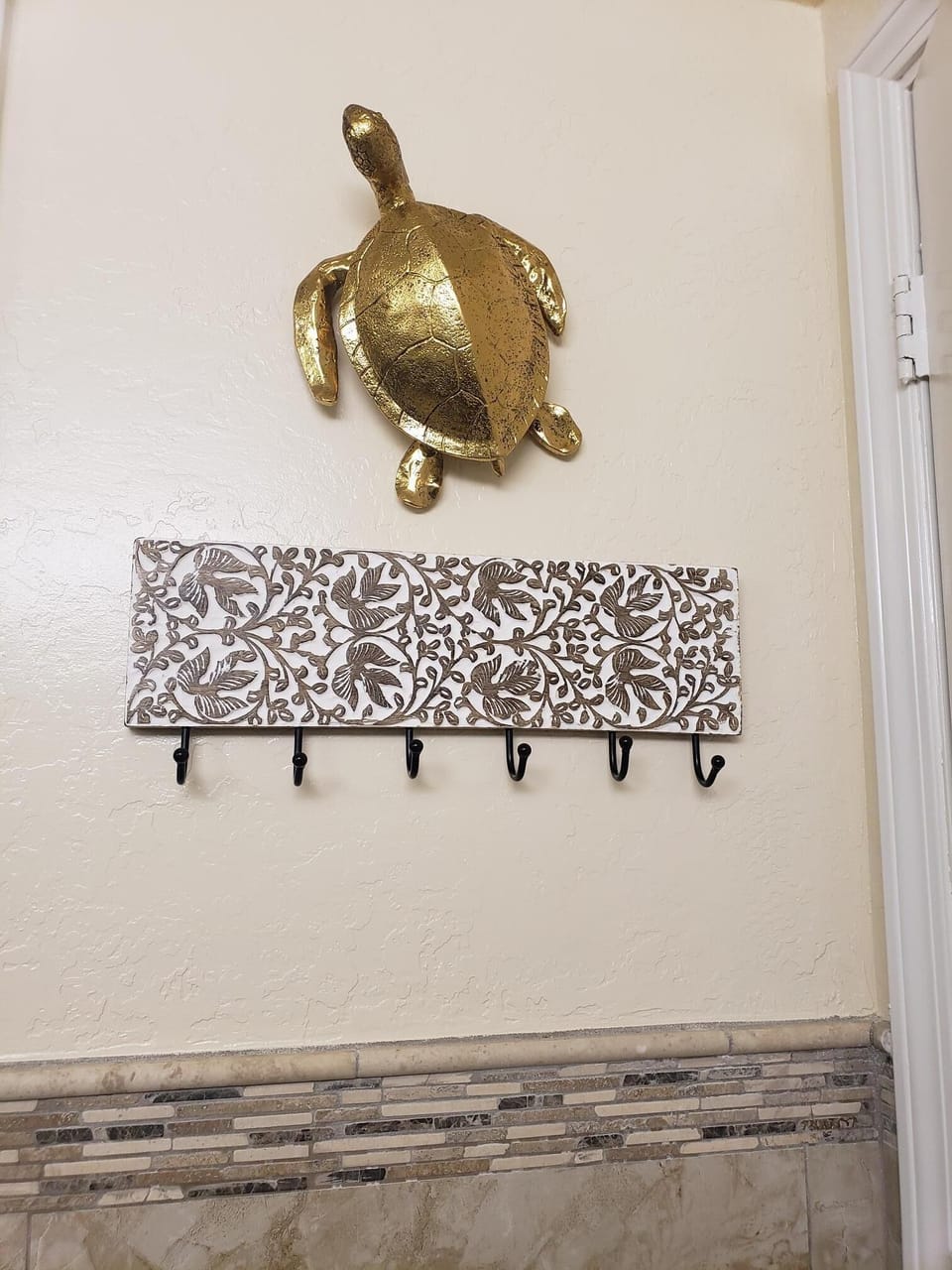 Hanging area for bathing suites...