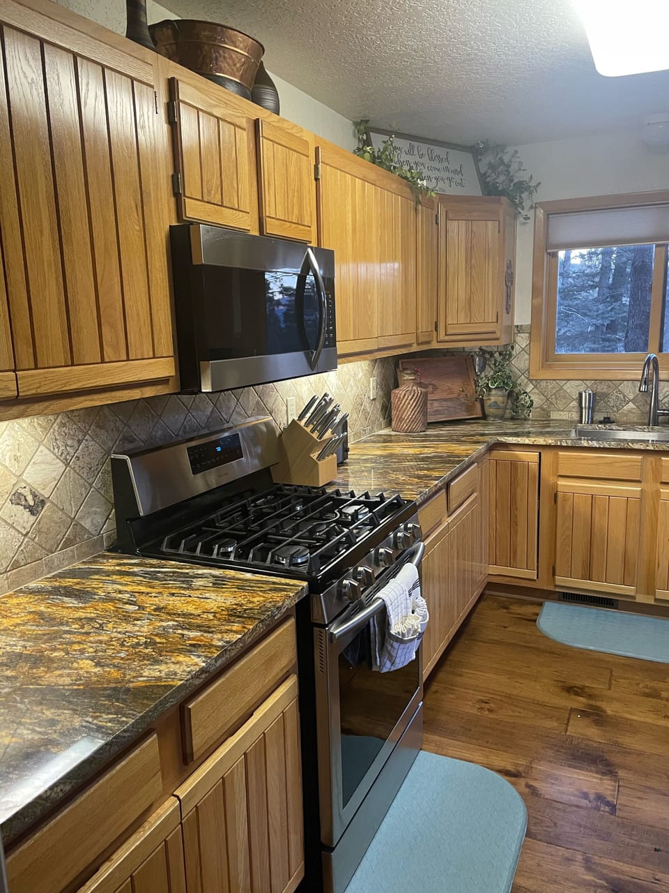 Kitchen, new granite!