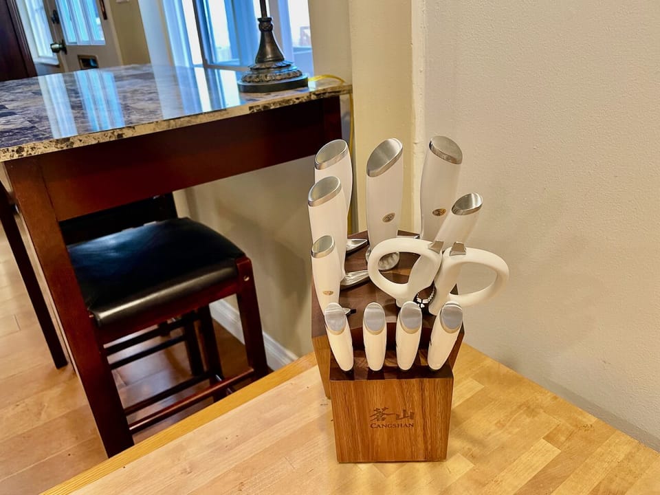 Fabulous knife block