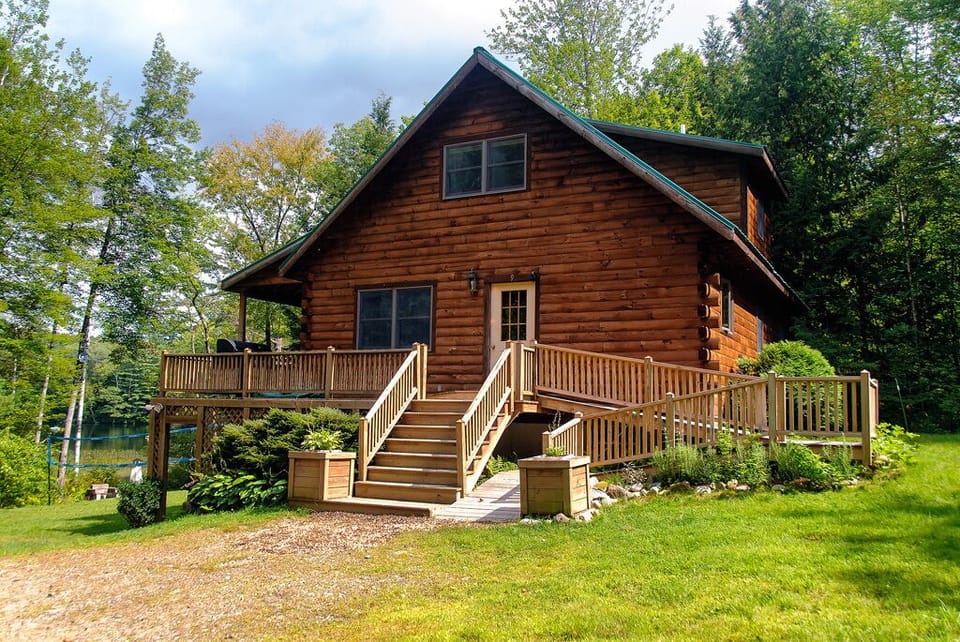 Kiwi Lodge: a few October days remain to enjoy fall beauty in peace and comfort!