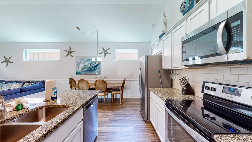 Level Two, Kitchen/Dining
