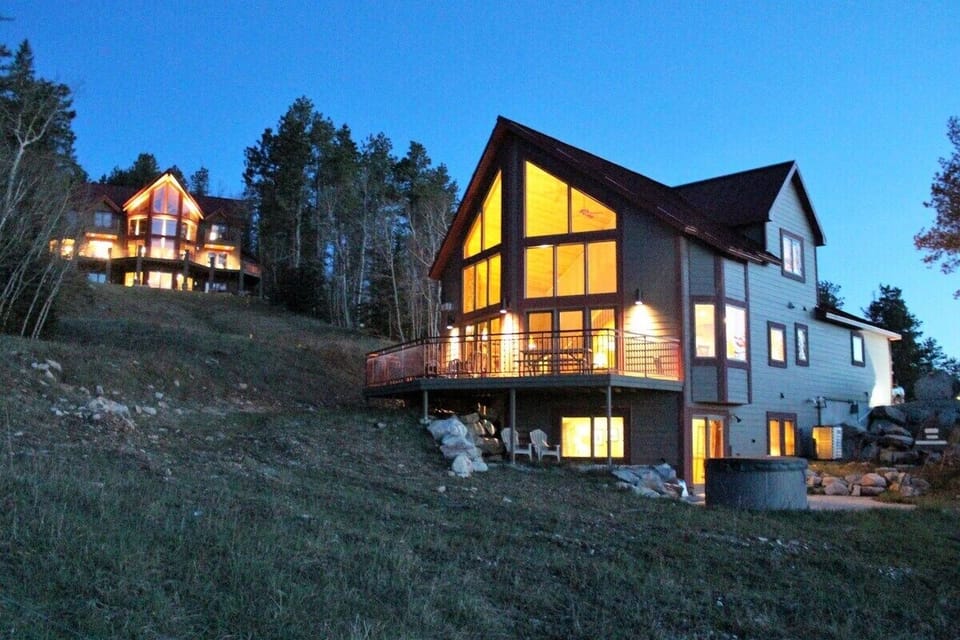Peak2 at night. Peak1 up the hill sleeps 22.