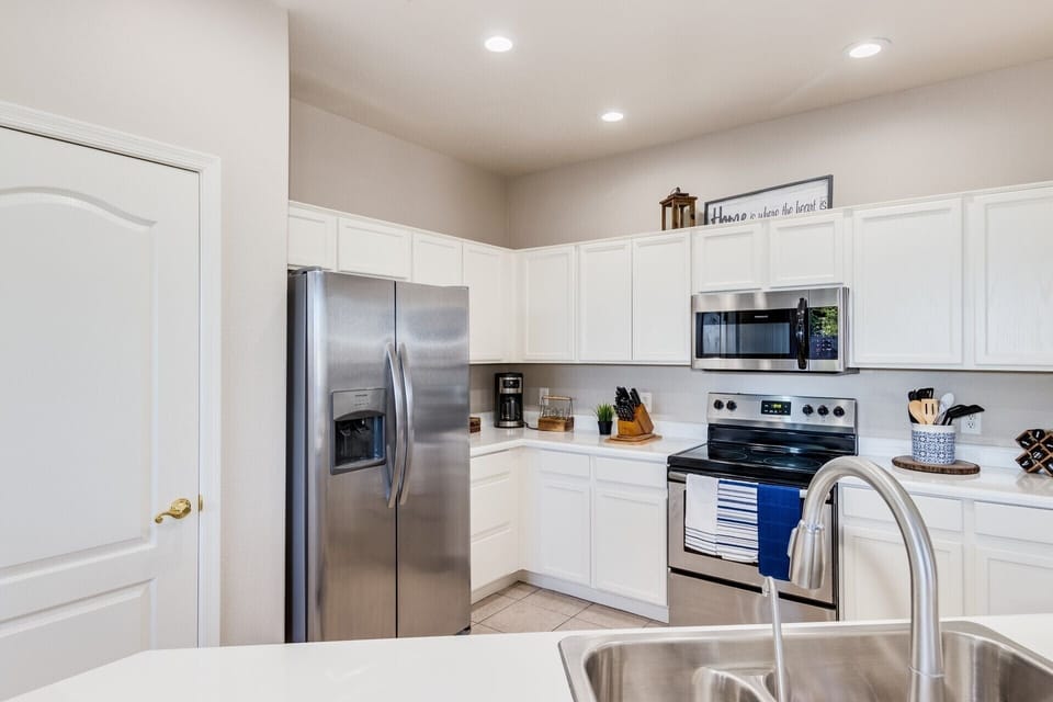 Spacious kitchen is fully stocked!