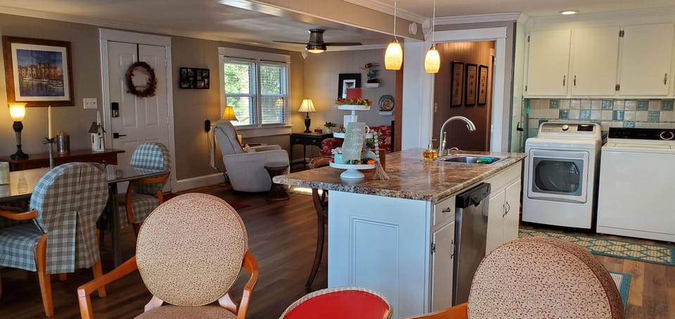 Kitchen, Dining, and TV area