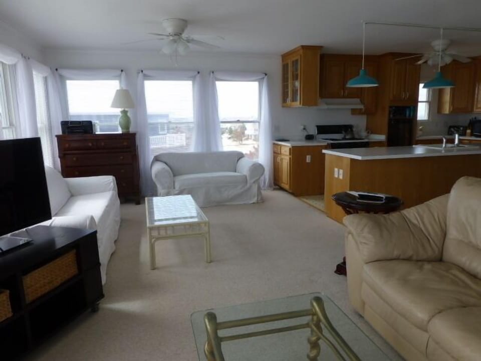 Top Floor Living Area Facing West