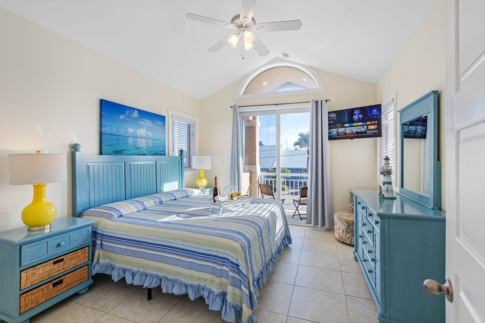 Stretch out and unwind on the plush king-size bed 