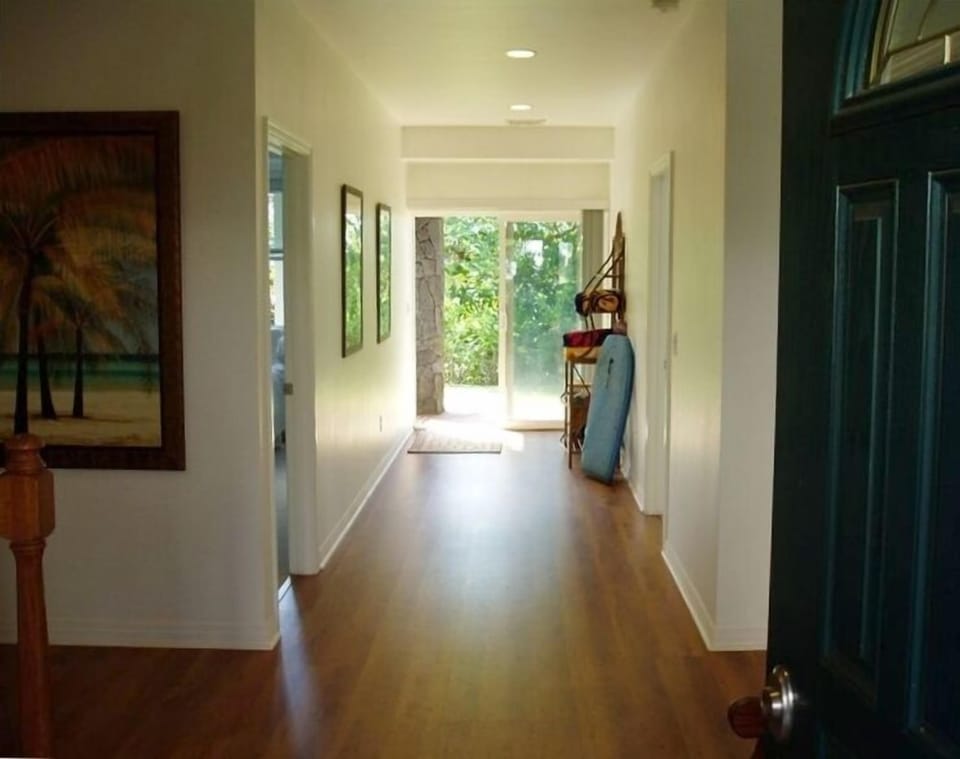 Hale La Entry