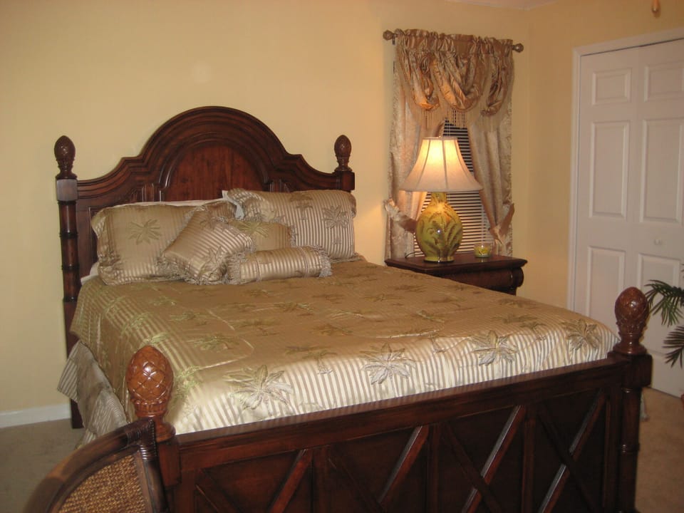Master suite with king bed just added, full bath and walk in closet.