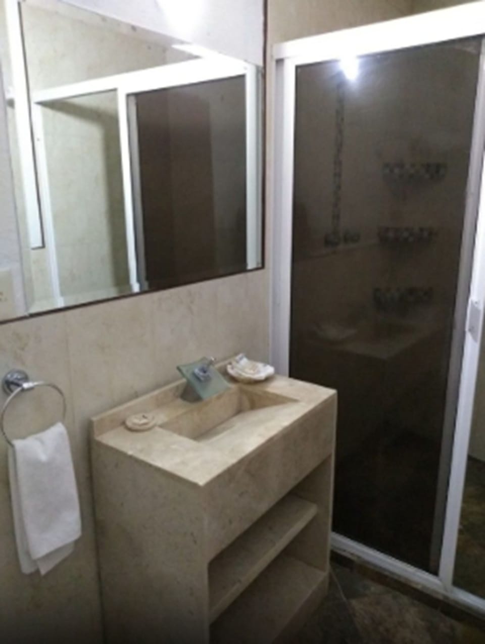 Bathroom sink