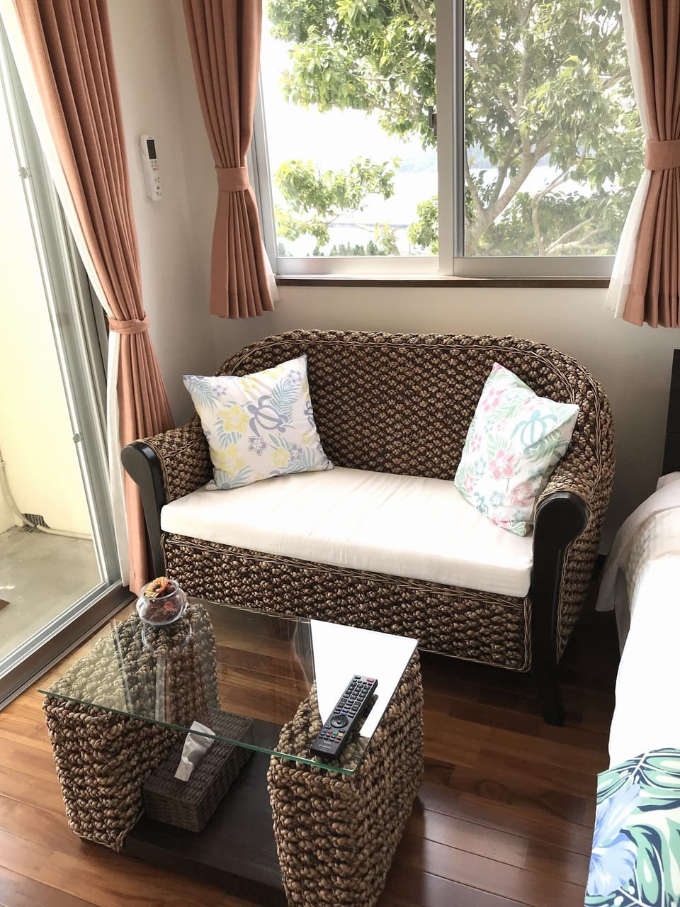 Standard Twin Room, Sea View (203) | Living area | Flat-screen TV