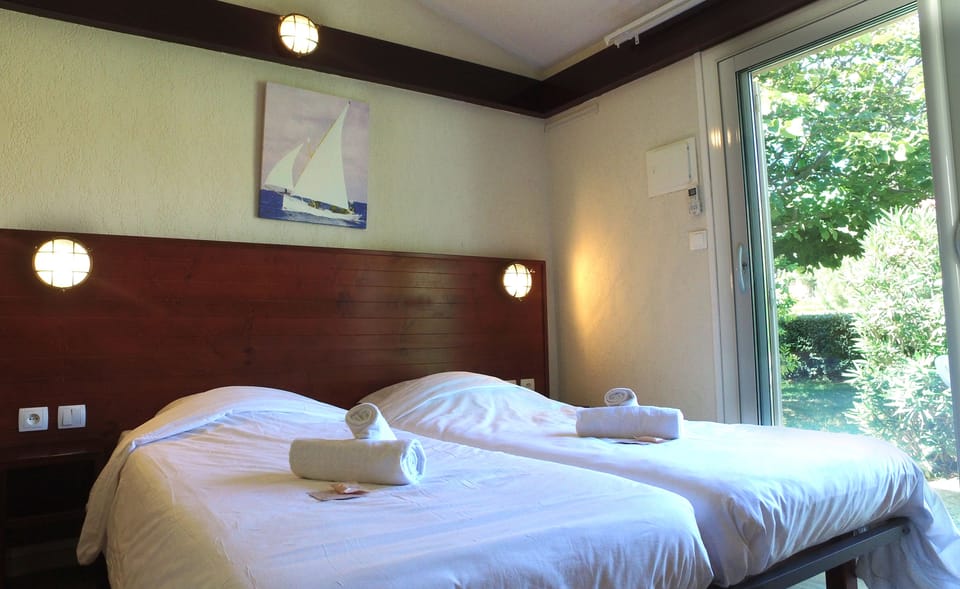 Individually decorated, individually furnished, bed sheets