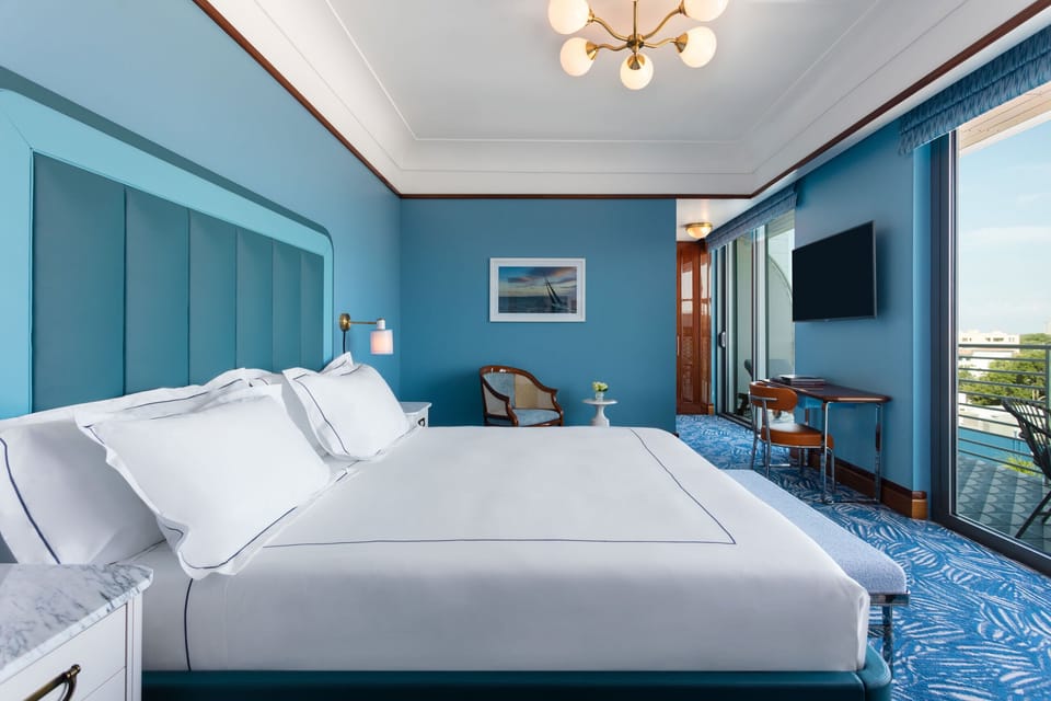 1 bedroom, Frette Italian sheets, premium bedding, down comforters
