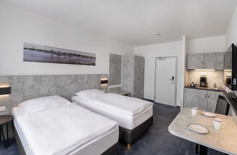 Standard Twin Room | Private kitchen | Coffee/tea maker, fridge, electric kettle, cookware/dishes/utensils