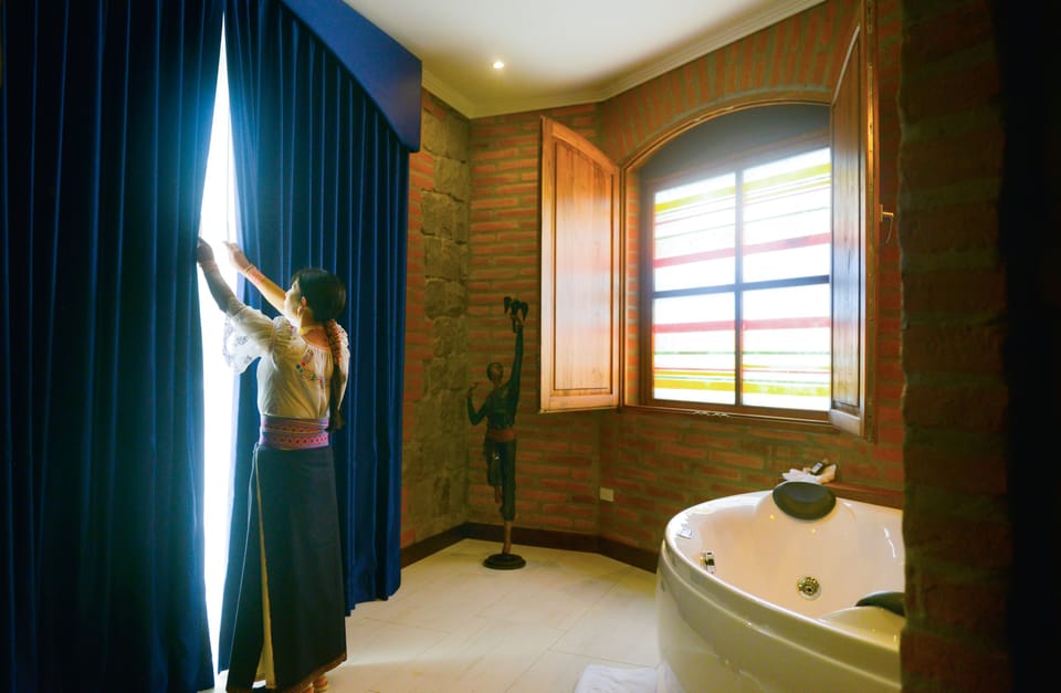 Luxury Room | Premium bedding, down comforters, pillowtop beds, minibar