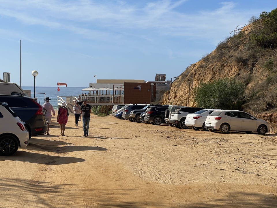 The approach by foot or by car, with parking. The Magnificent Golden Sands of Barranco das Belharucas, only 1.2 km from the villa.