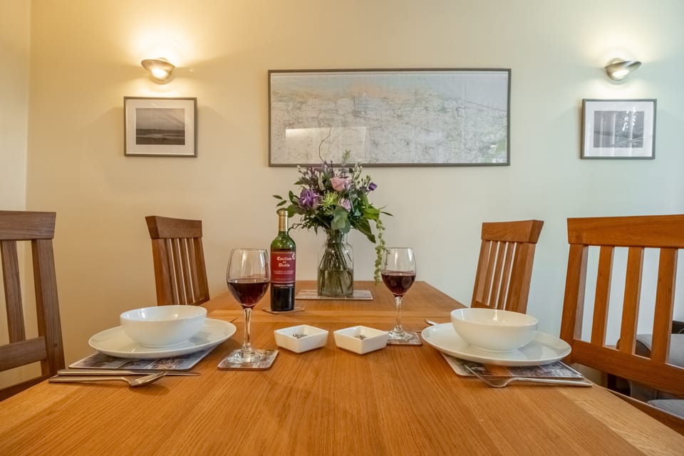 Ground floor: Dining table  for four guests