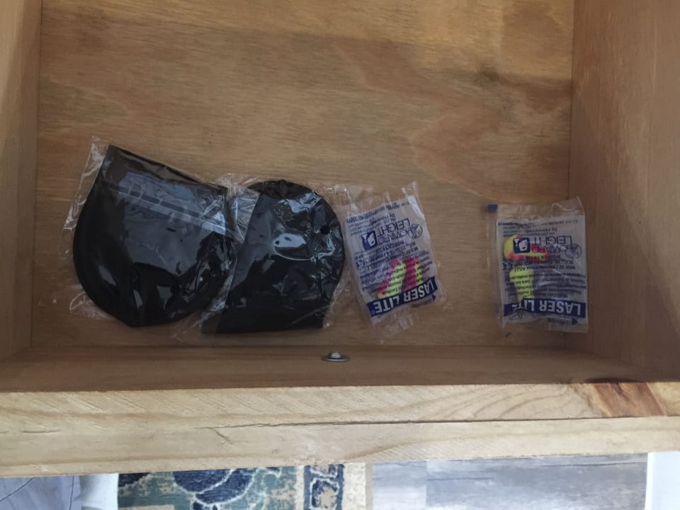 Earplugs & Sleeping Masks