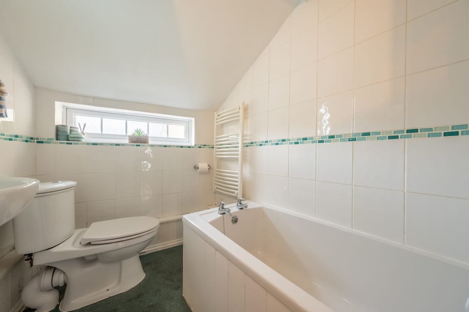 First floor: Family bathroom