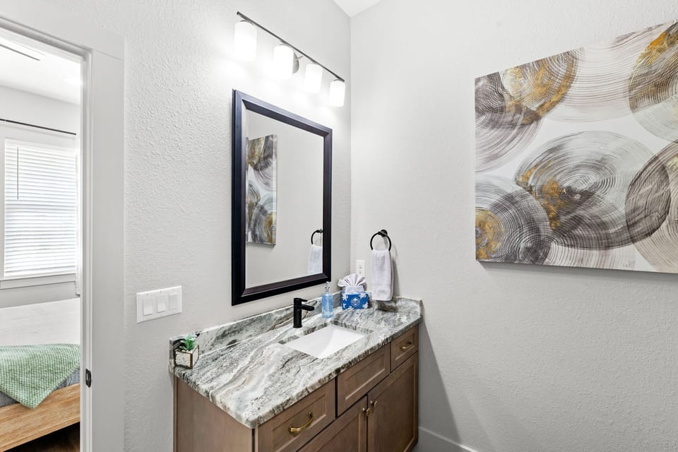 Private bathroom #2 for bedroom #2.
