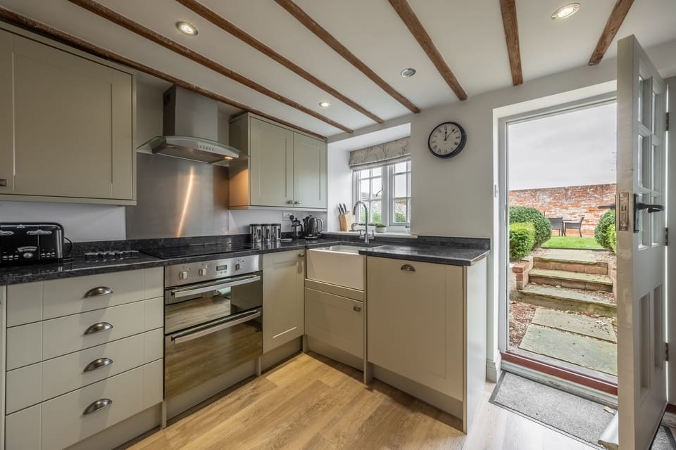 Gardener's Cottage, Thornham: Well equipped kitchen leading out to the rear garden