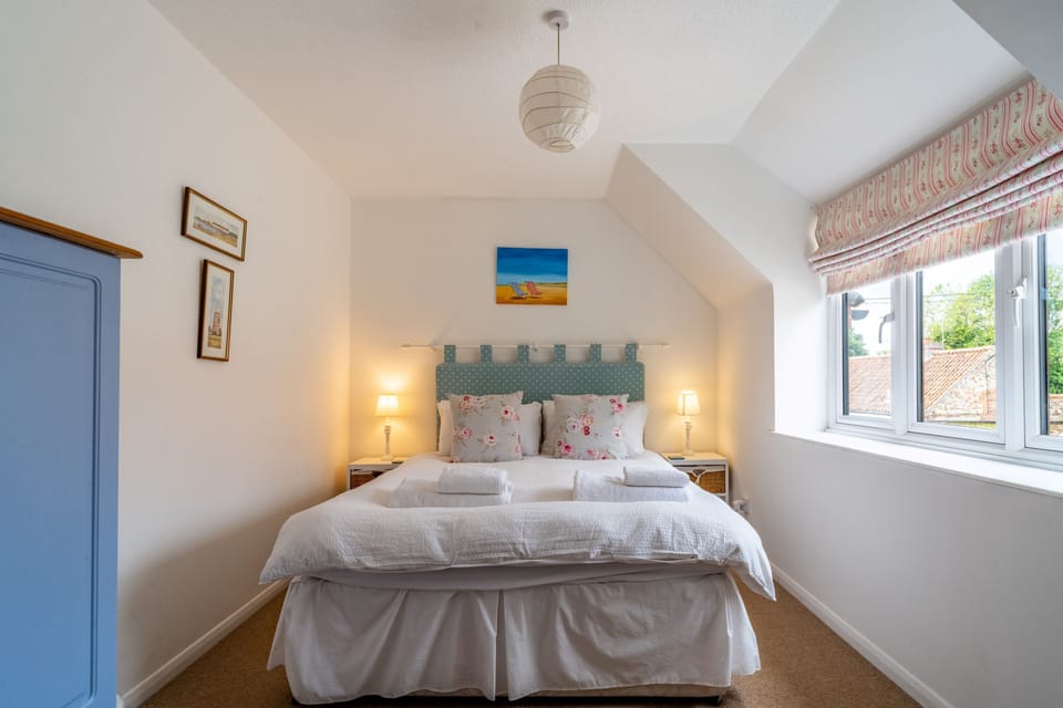 First floor: Master bedroom