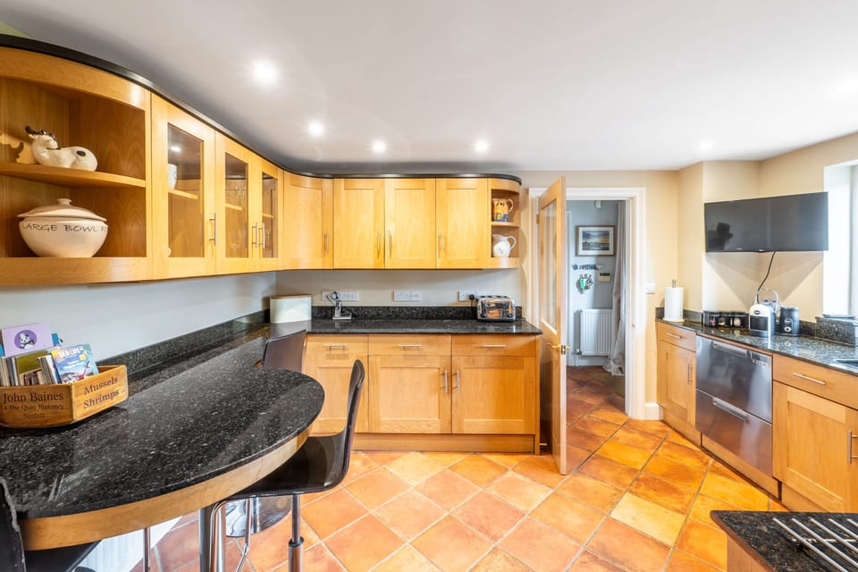 Ground floor: Spacious kitchen with high quality appliances