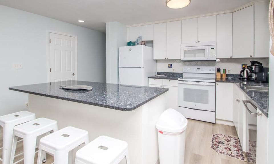 Kitchen with Eat-In Seating