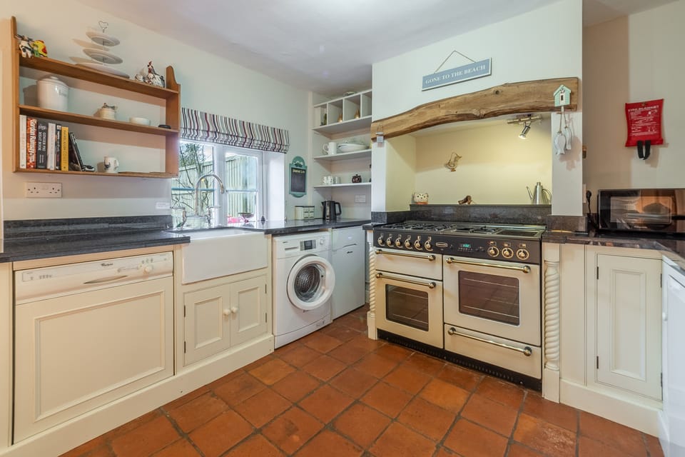 Ground Floor: Kitchen