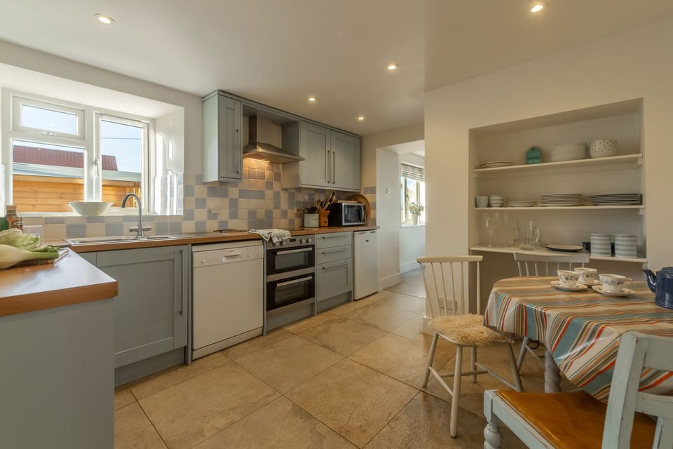 Ground floor: The kitchen with breakfast table