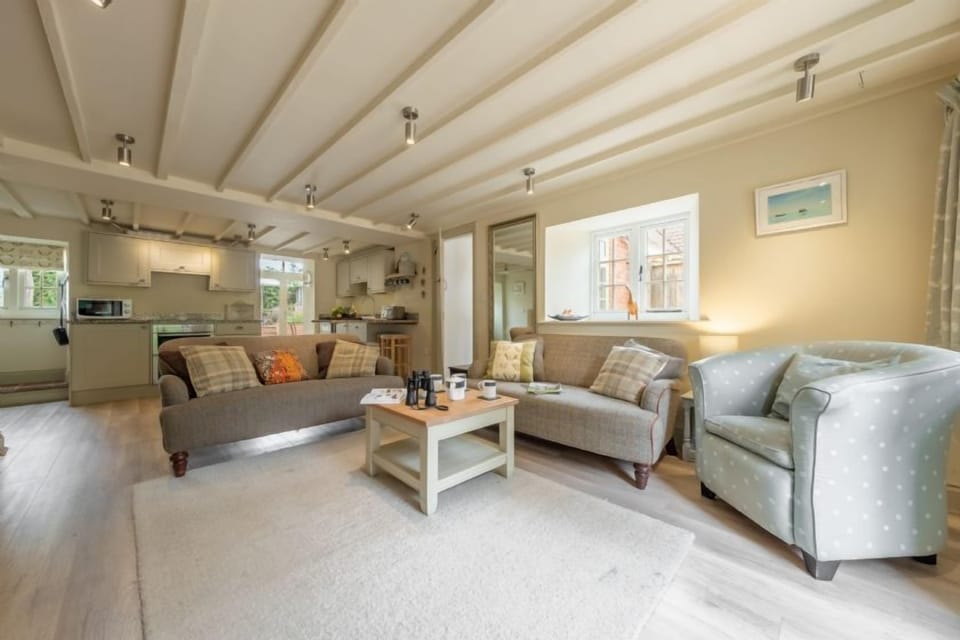 Ground floor: Open plan sitting room and kitchen