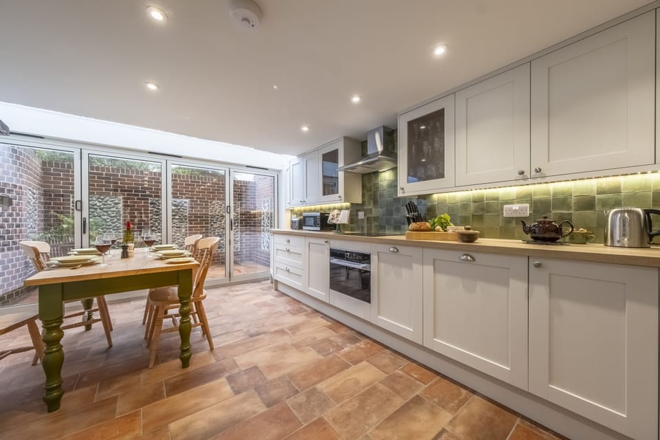 Ground floor: Kitchen/dining room