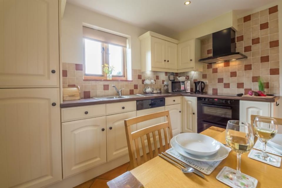 Ground floor: Homely kitchen / diner