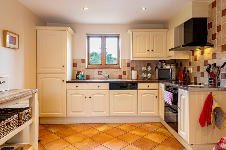 Ground floor: Bedroom one en-suite