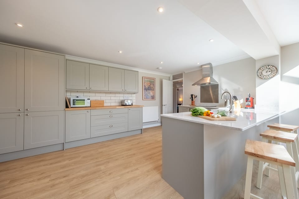 Breakfast bar with sit up stools