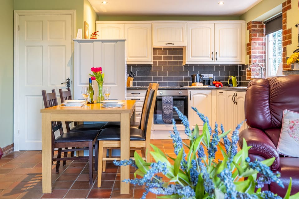 Badger's Den, Heacham: Open plan living area